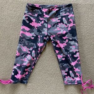 Fabletics Cropped Legging